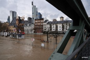 Hochwasser am Eisernen Steg Hochwasser am Eisernen Steg