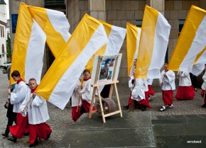 Kreuzfest 2011 - Sonntagsgottesdienst und Prozession