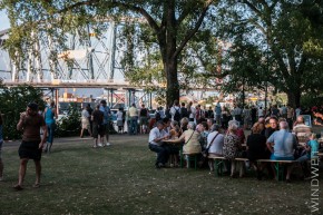 Brückenschlag und Volksfest